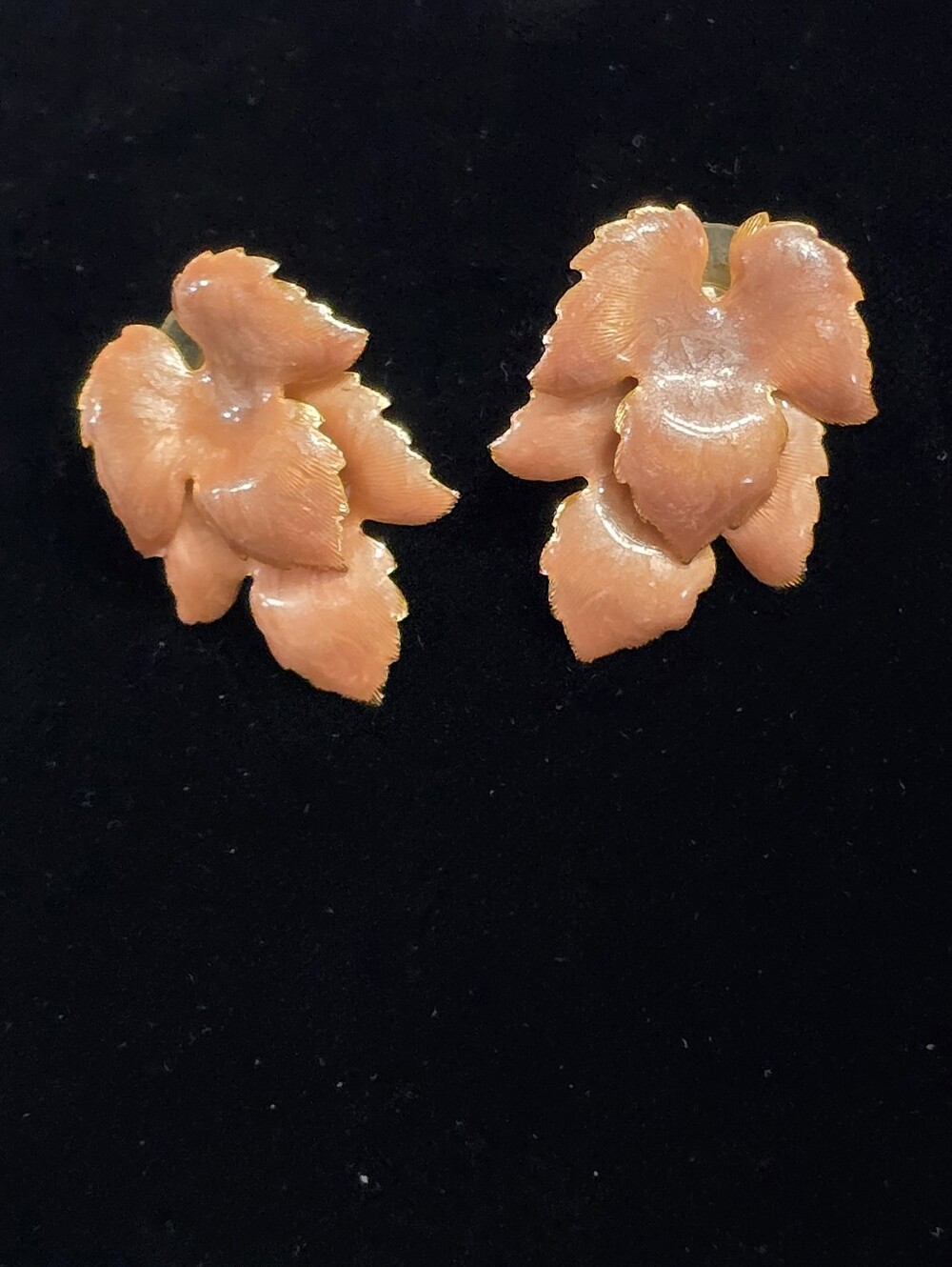 Vintage Metallic Peachy Leaf Cluster Articulated Post Earrings